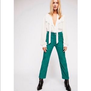 🍀💚🍵 Levi’s wedgie straight corduroy jeans size 25, 26” inseam. Emerald g…